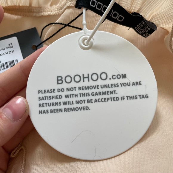 Boohoo Plus Ruffle Detail Plunge Beige Cream Blouse Size 20 Plus Size - Picture 7 of 10